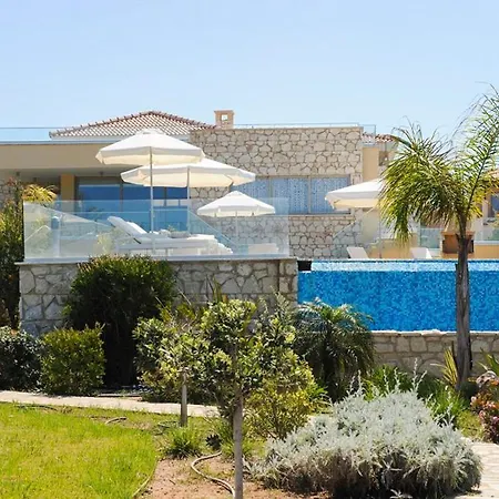 Sleeps 8 With Pool And Air Con * Mavroli